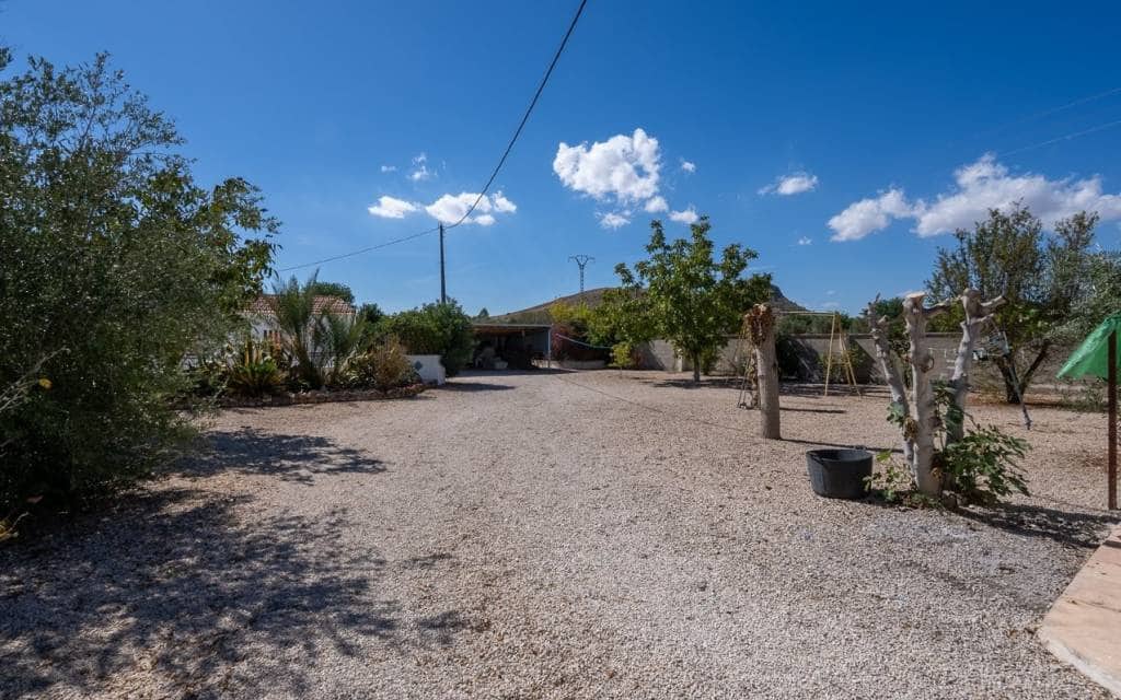 5 sypialnia Willa na sprzedaż w Villena z basenem garażem - 325 000 € (Ref: 10158688)