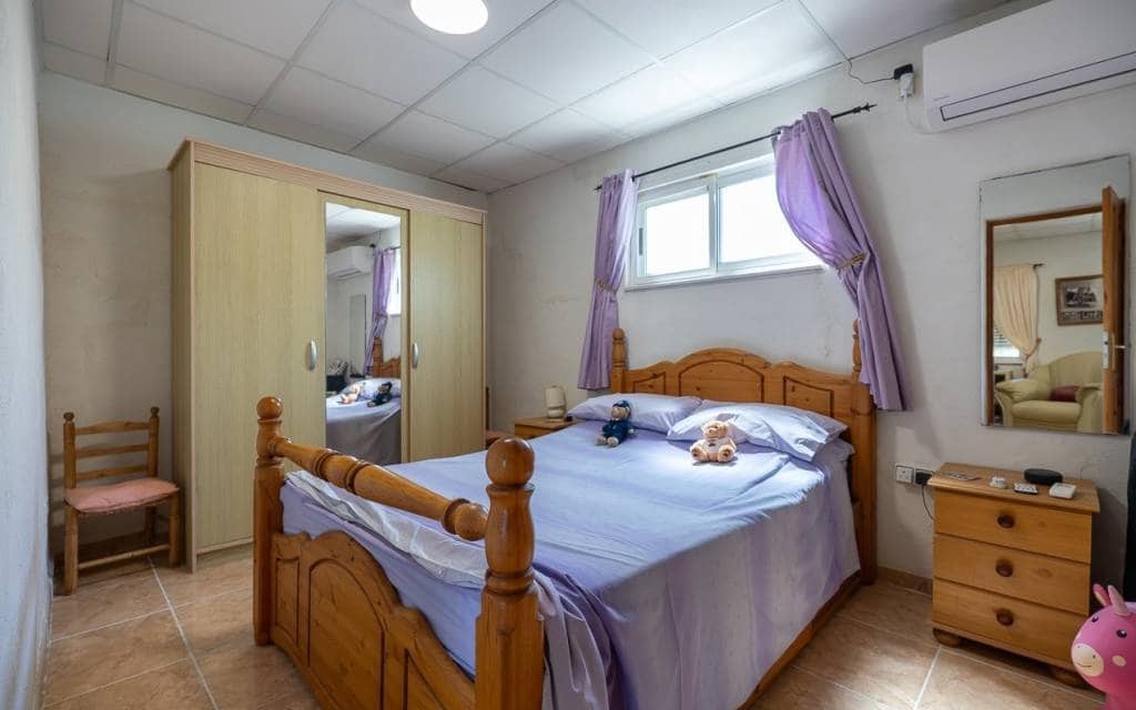 5 sypialnia Willa na sprzedaż w Villena z basenem garażem - 325 000 € (Ref: 10158688)