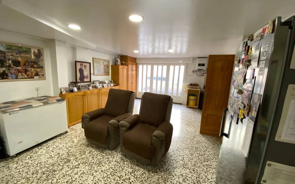 4 soverom Hus til salgs i Sax med garasje - € 199 995 (Ref: 10163330)