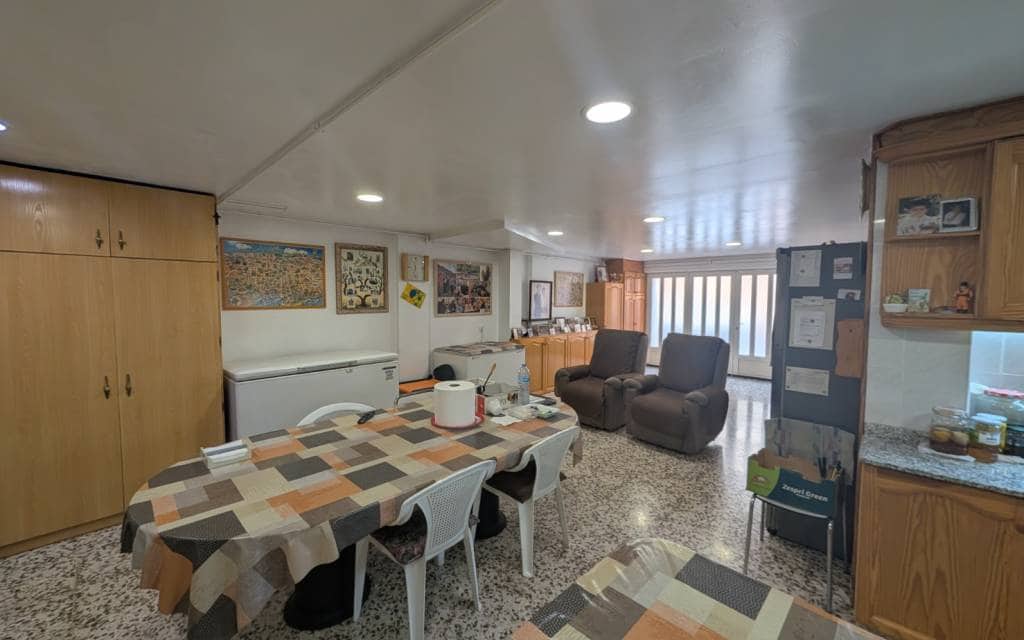 4 soverom Hus til salgs i Sax med garasje - € 199 995 (Ref: 10163330)