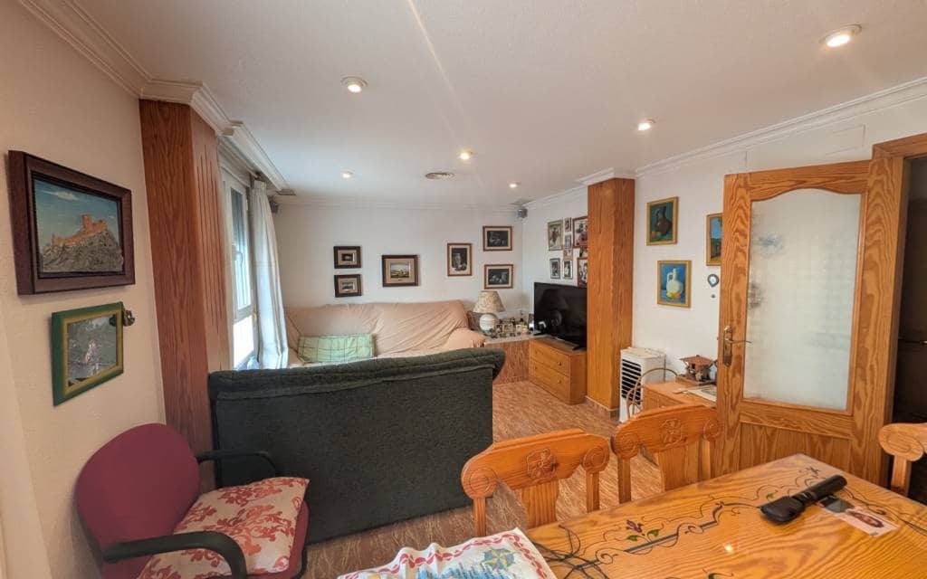 4 soverom Hus til salgs i Sax med garasje - € 199 995 (Ref: 10163330)
