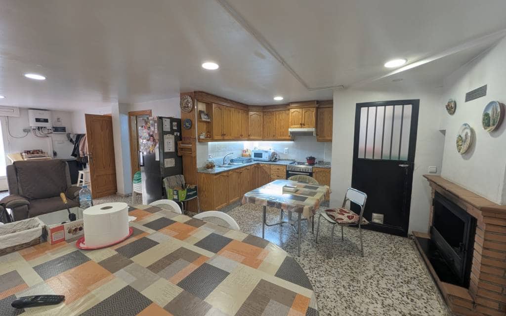 4 soverom Hus til salgs i Sax med garasje - € 199 995 (Ref: 10163330)