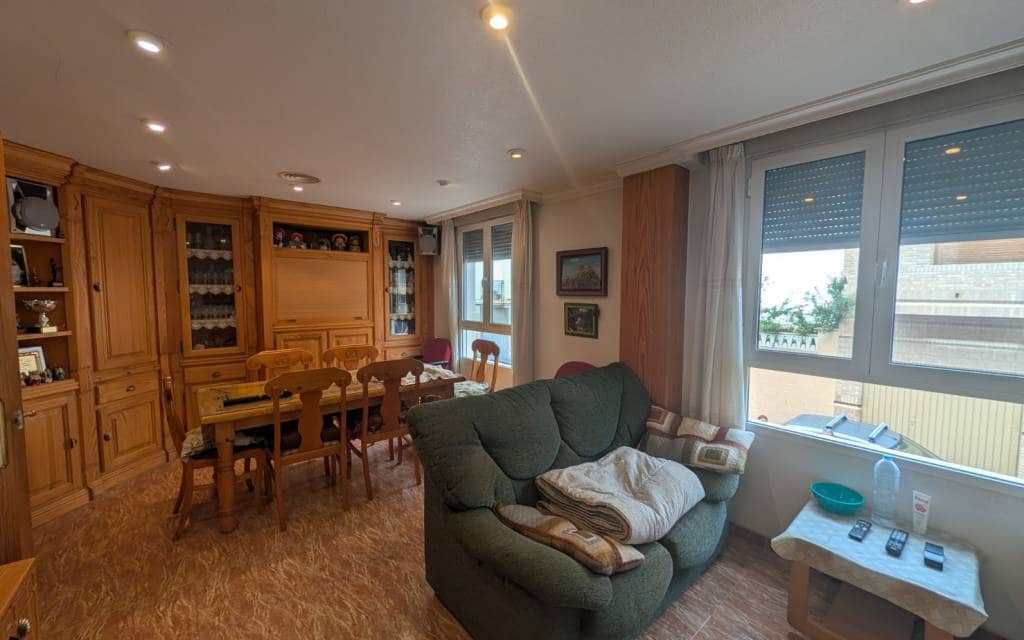 4 soverom Hus til salgs i Sax med garasje - € 199 995 (Ref: 10163330)