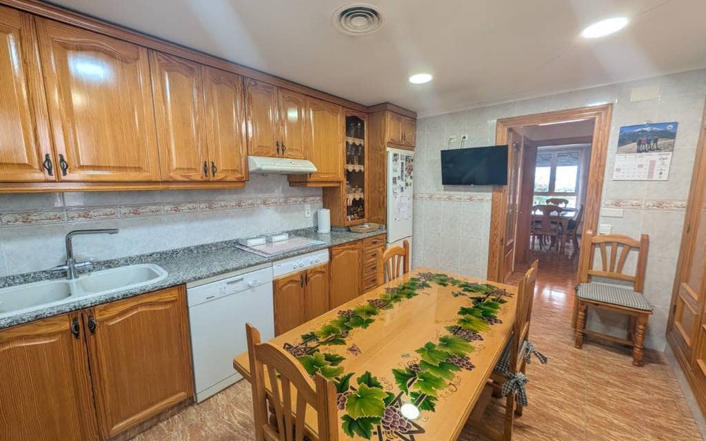 4 soverom Hus til salgs i Sax med garasje - € 199 995 (Ref: 10163330)
