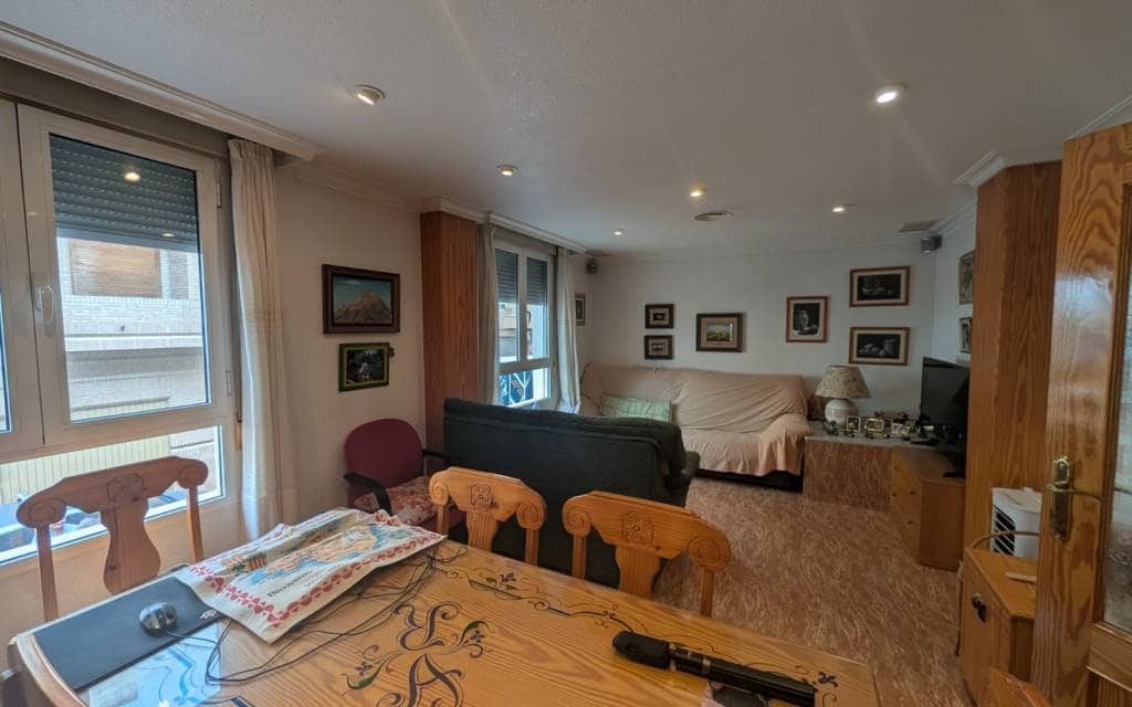 4 soverom Hus til salgs i Sax med garasje - € 199 995 (Ref: 10163330)
