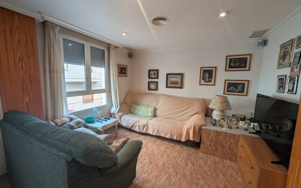 4 soverom Hus til salgs i Sax med garasje - € 199 995 (Ref: 10163330)