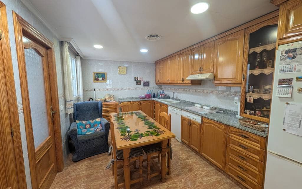 4 soverom Hus til salgs i Sax med garasje - € 199 995 (Ref: 10163330)