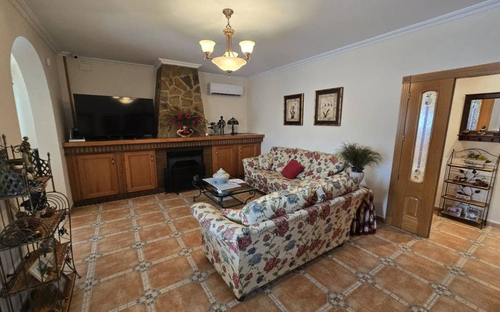 4 sypialnia Finka/Dom wiejski na sprzedaż w Villena z basenem garażem - 395 000 € (Ref: 10175613)