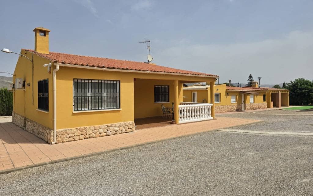 4 sypialnia Finka/Dom wiejski na sprzedaż w Villena z basenem garażem - 395 000 € (Ref: 10175613)