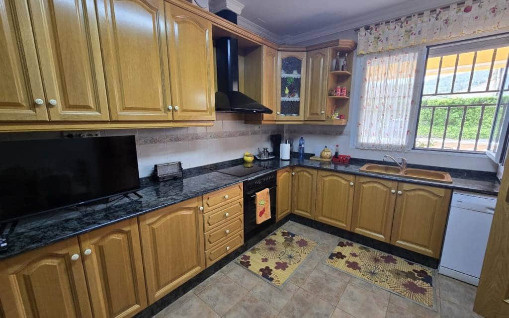 4 sypialnia Finka/Dom wiejski na sprzedaż w Villena z basenem garażem - 395 000 € (Ref: 10175613)