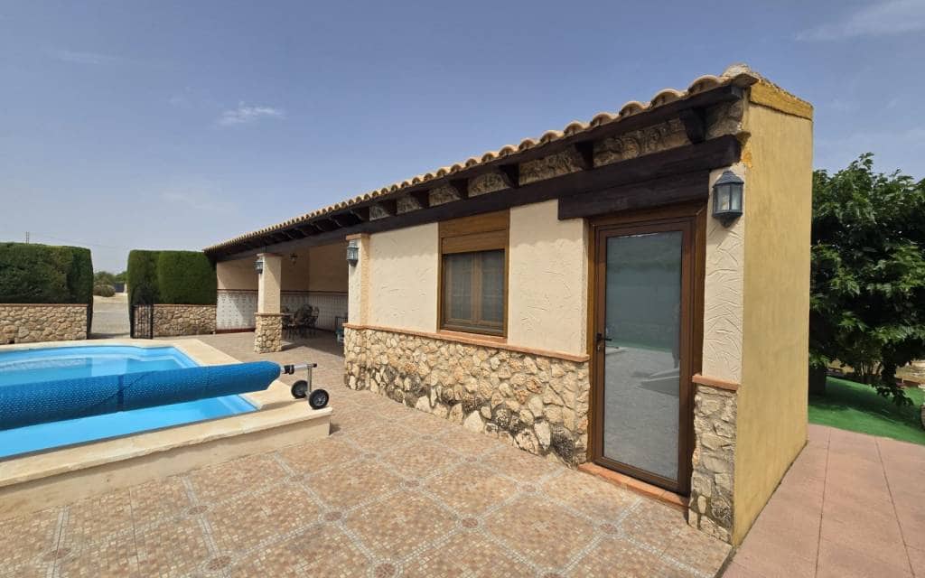 4 sypialnia Finka/Dom wiejski na sprzedaż w Villena z basenem garażem - 395 000 € (Ref: 10175613)