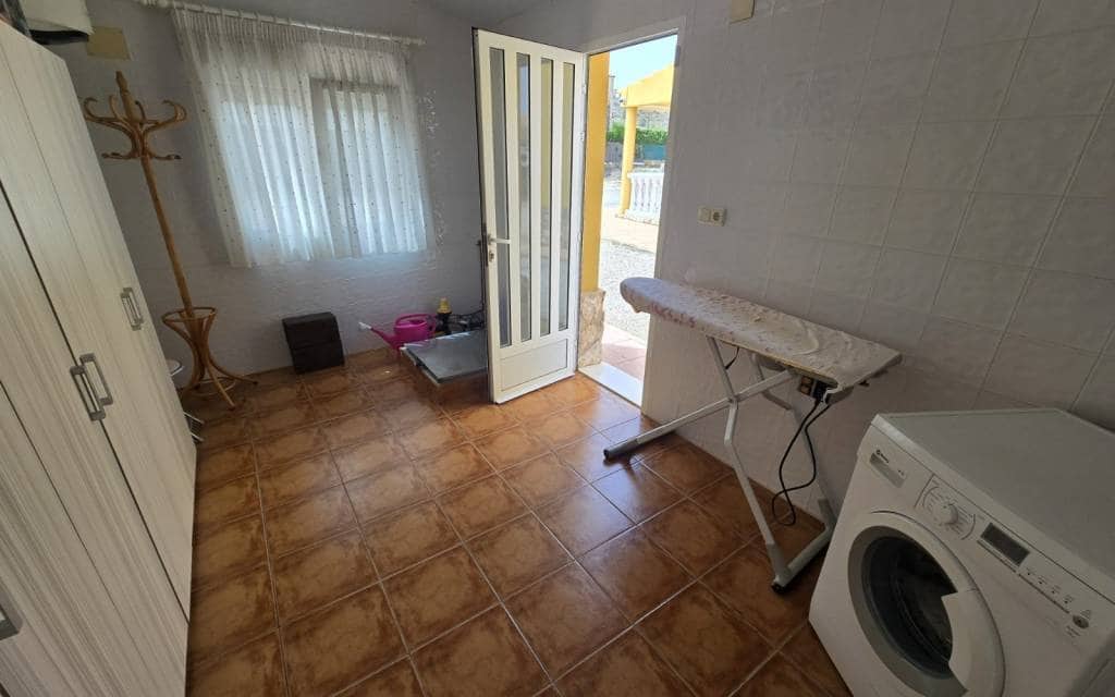 4 sypialnia Finka/Dom wiejski na sprzedaż w Villena z basenem garażem - 395 000 € (Ref: 10175613)