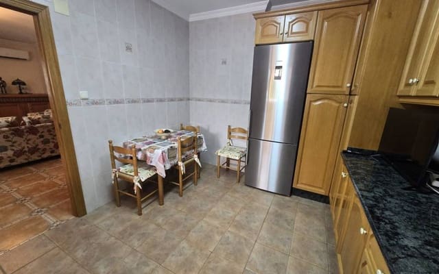 4 soveværelse Finca/Landehus til salg i Villena med swimmingpool garage - € 395.000 (Ref: 10175613)