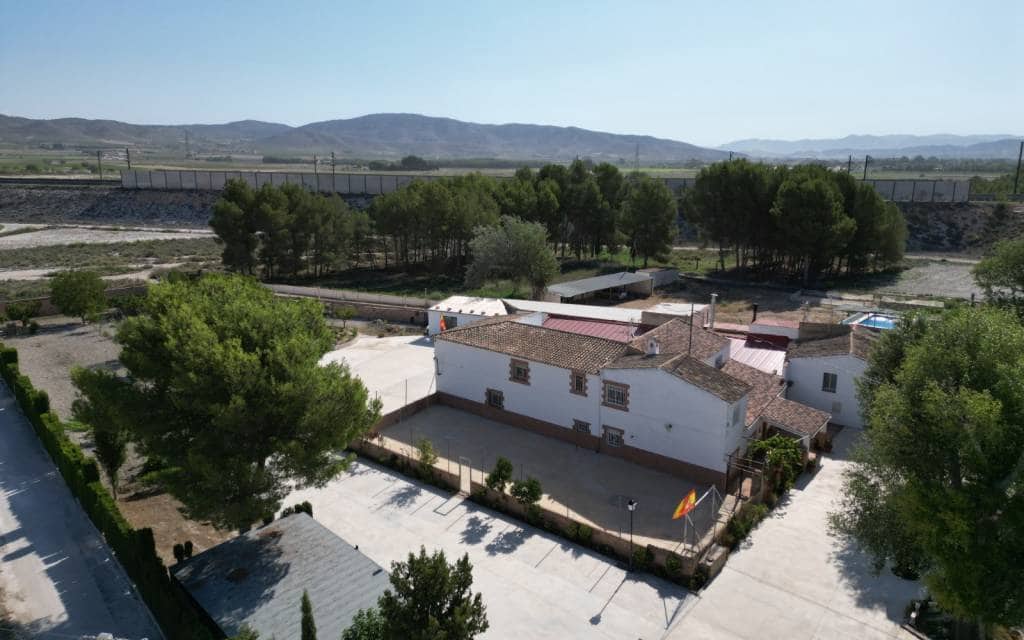 Finca/Casa Rural de 7 habitaciones en Villena en venta con piscina garaje - 290.000 € (Ref: 10175733)