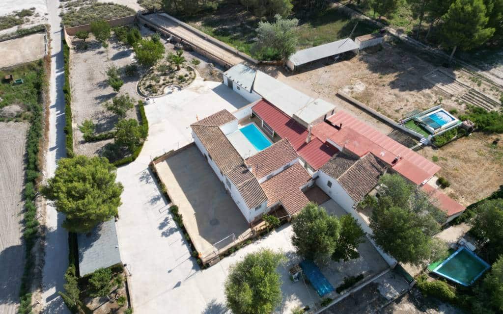 Finca/Casa Rural de 7 habitaciones en Villena en venta con piscina garaje - 290.000 € (Ref: 10175733)