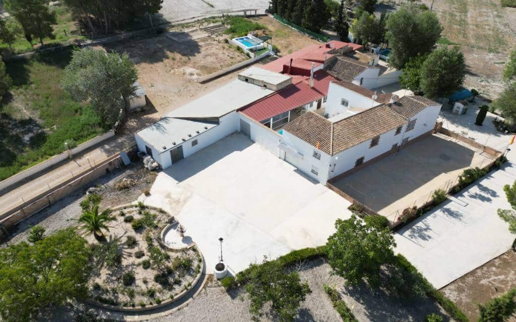 Finca/Casa Rural de 7 habitaciones en Villena en venta con piscina garaje - 290.000 € (Ref: 10175733)