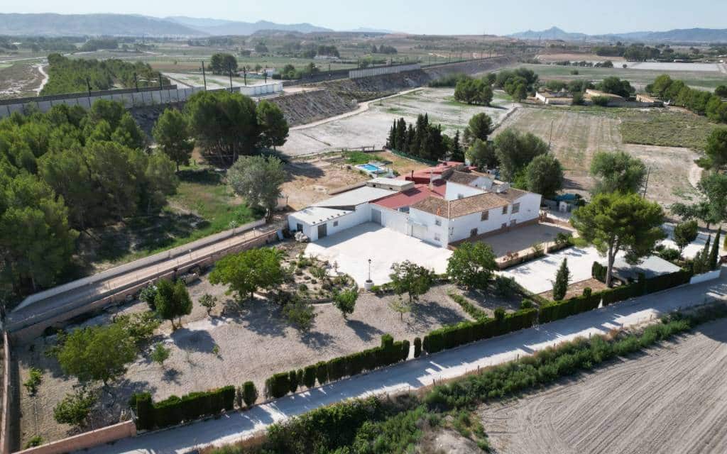 Finca/Casa Rural de 7 habitaciones en Villena en venta con piscina garaje - 290.000 € (Ref: 10175733)
