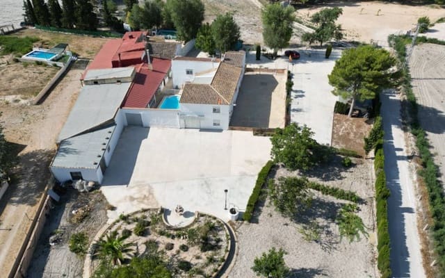 Finca/Casa Rural de 7 habitaciones en Villena en venta con piscina garaje - 290.000 € (Ref: 10175733)