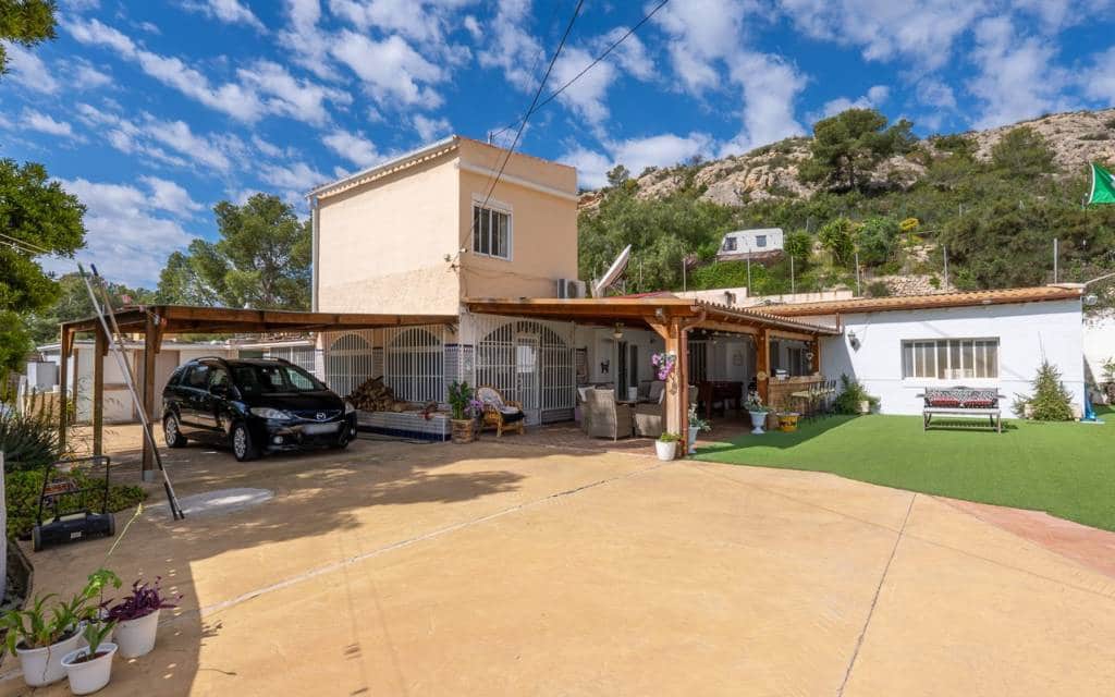 4 soveværelse Villa til salg i Petrel / Petrer med swimmingpool - € 324.950 (Ref: 10179375)