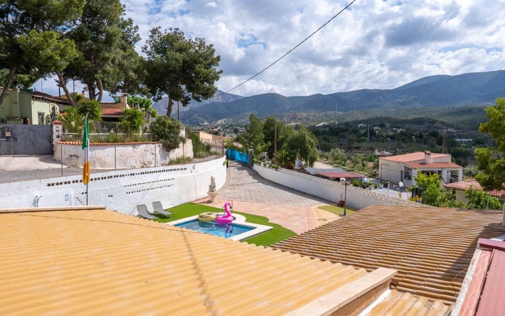 4 soveværelse Villa til salg i Petrel / Petrer med swimmingpool - € 324.950 (Ref: 10179375)