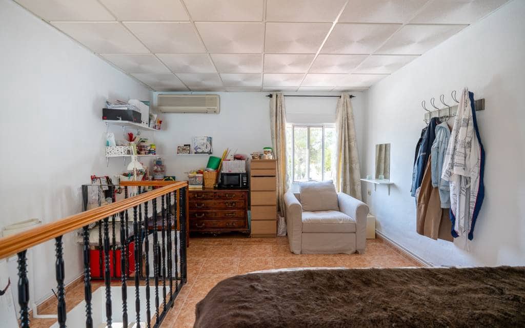 4 soveværelse Villa til salg i Petrel / Petrer med swimmingpool - € 324.950 (Ref: 10179375)