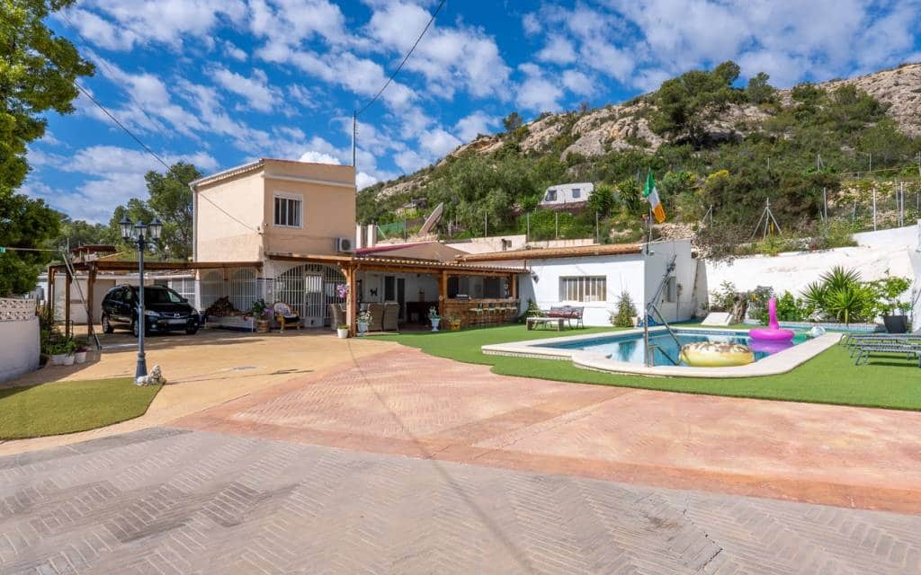4 soveværelse Villa til salg i Petrel / Petrer med swimmingpool - € 324.950 (Ref: 10179375)