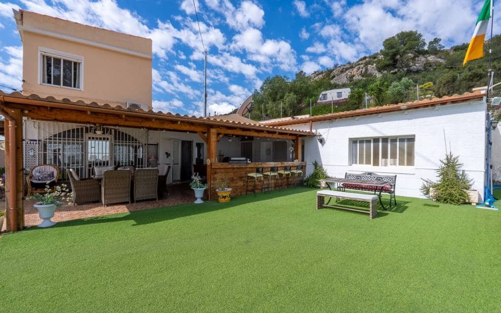 4 soveværelse Villa til salg i Petrel / Petrer med swimmingpool - € 324.950 (Ref: 10179375)
