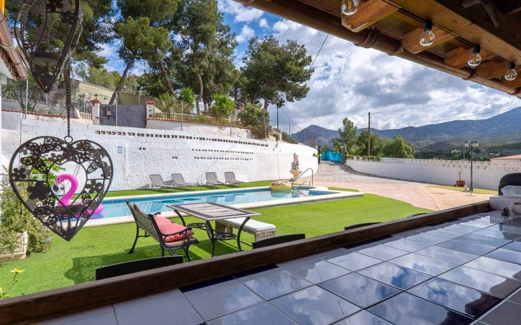 4 soveværelse Villa til salg i Petrel / Petrer med swimmingpool - € 324.950 (Ref: 10179375)