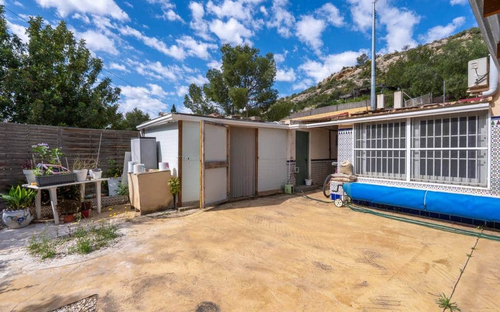4 soveværelse Villa til salg i Petrel / Petrer med swimmingpool - € 324.950 (Ref: 10179375)