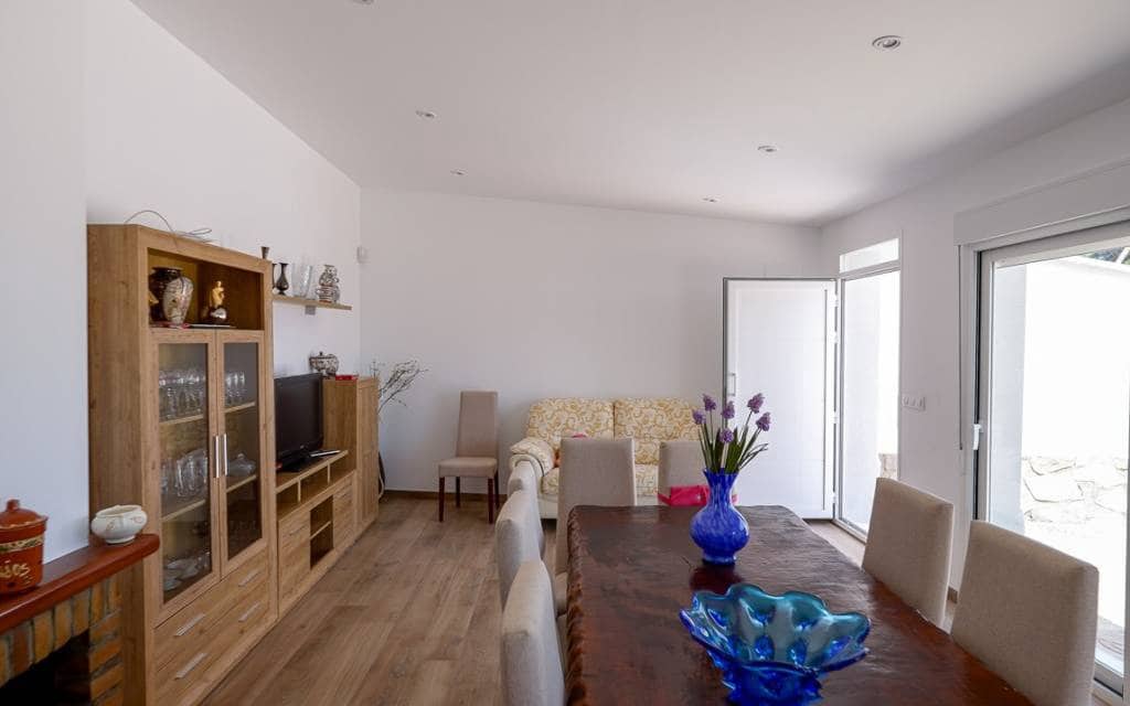 4 soveværelse Villa til salg i Sax med swimmingpool garage - € 425.000 (Ref: 10181631)