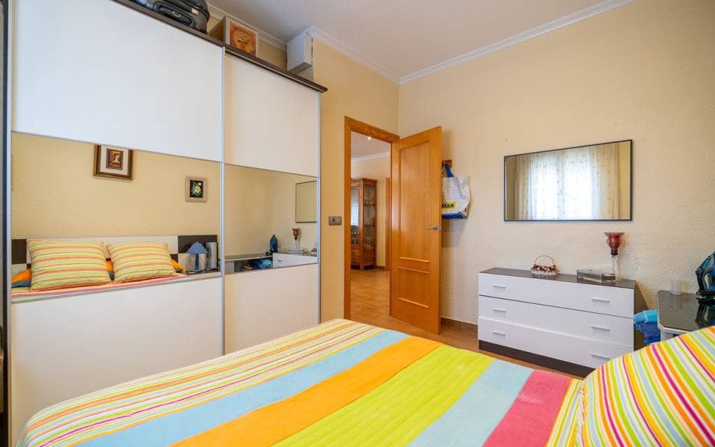 4 soveværelse Villa til salg i Sax med swimmingpool garage - € 425.000 (Ref: 10181631)