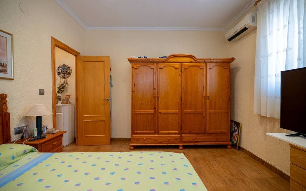4 soveværelse Villa til salg i Sax med swimmingpool garage - € 425.000 (Ref: 10181631)
