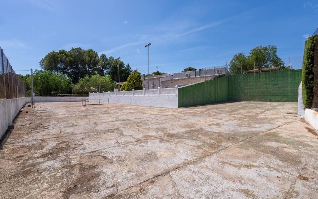 4 soveværelse Villa til salg i Sax med swimmingpool garage - € 425.000 (Ref: 10181631)
