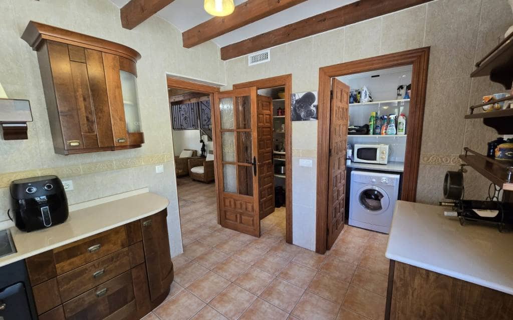 6 slaapkamer Villa te koop in Salinas met zwembad garage - € 595.000 (Ref: 10182088)