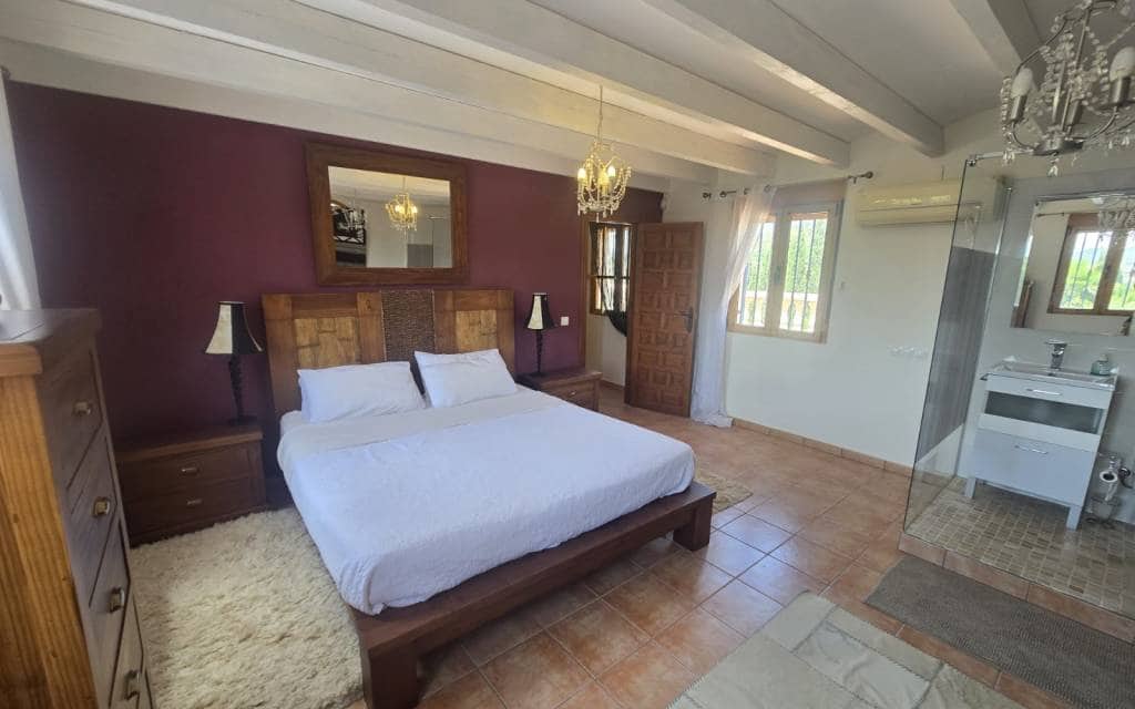 6 slaapkamer Villa te koop in Salinas met zwembad garage - € 595.000 (Ref: 10182088)