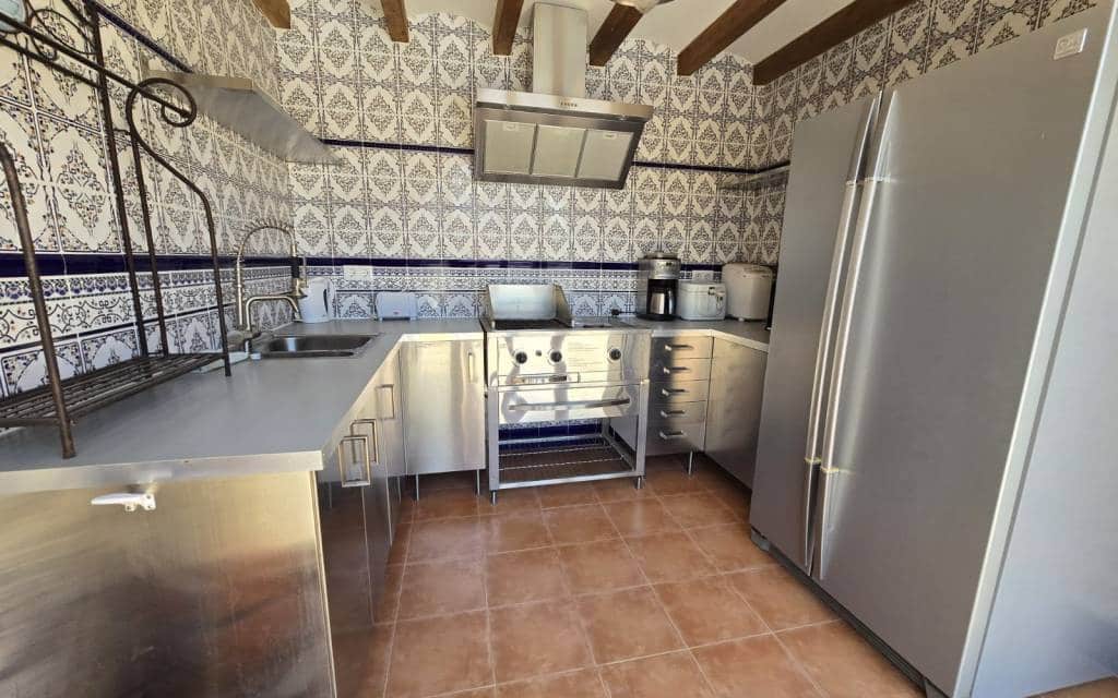 6 slaapkamer Villa te koop in Salinas met zwembad garage - € 595.000 (Ref: 10182088)