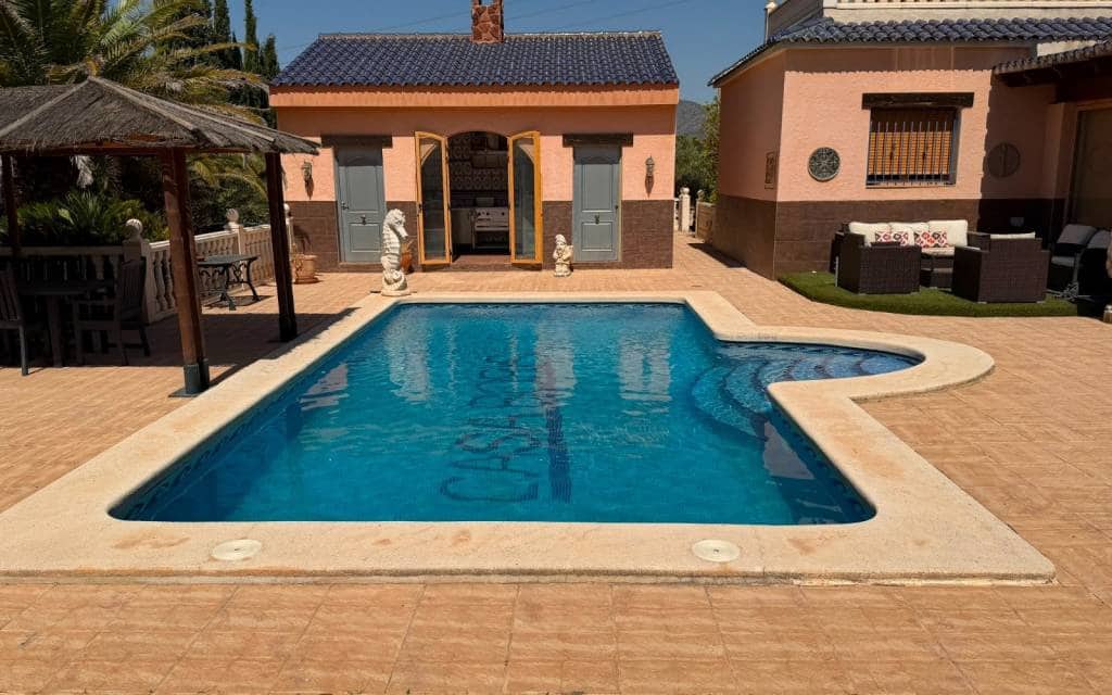 6 slaapkamer Villa te koop in Salinas met zwembad garage - € 595.000 (Ref: 10182088)