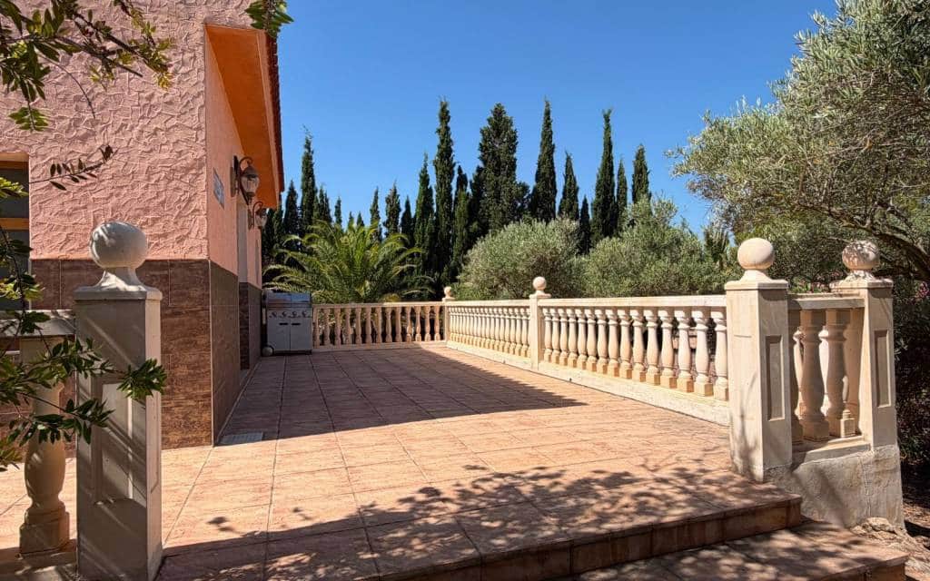 6 slaapkamer Villa te koop in Salinas met zwembad garage - € 595.000 (Ref: 10182088)