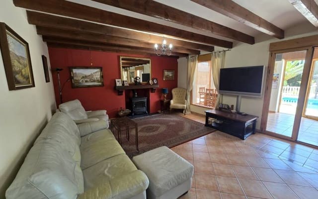 6 slaapkamer Villa te koop in Salinas met zwembad garage - € 595.000 (Ref: 10182088)