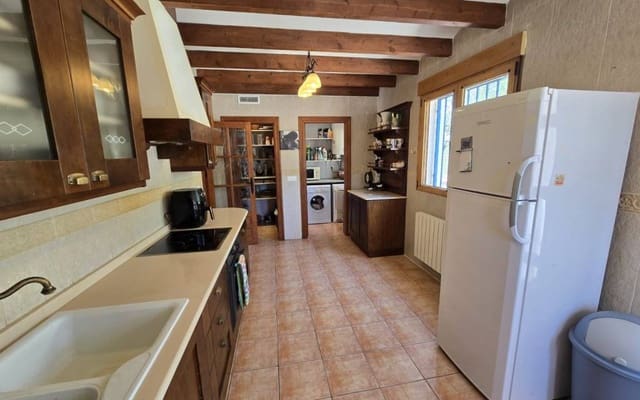 6 slaapkamer Villa te koop in Salinas met zwembad garage - € 595.000 (Ref: 10182088)
