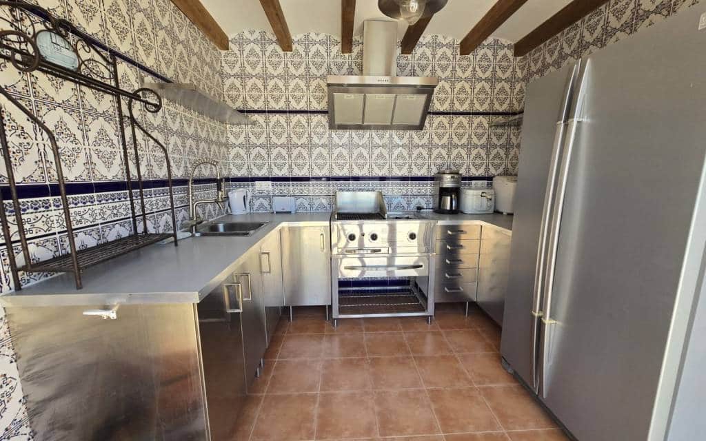 6 slaapkamer Villa te koop in Salinas met zwembad garage - € 595.000 (Ref: 10182088)