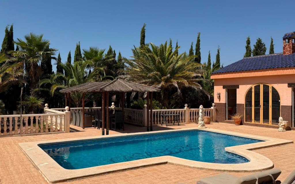 6 slaapkamer Villa te koop in Salinas met zwembad garage - € 595.000 (Ref: 10182088)