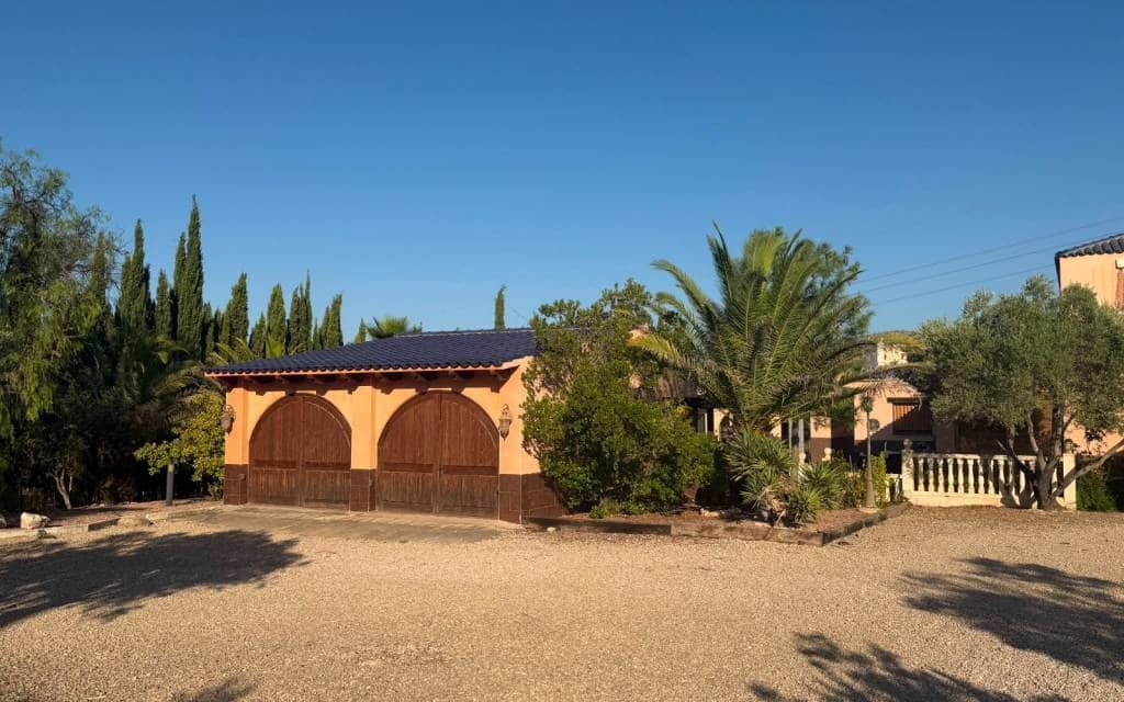 6 slaapkamer Villa te koop in Salinas met zwembad garage - € 595.000 (Ref: 10182088)
