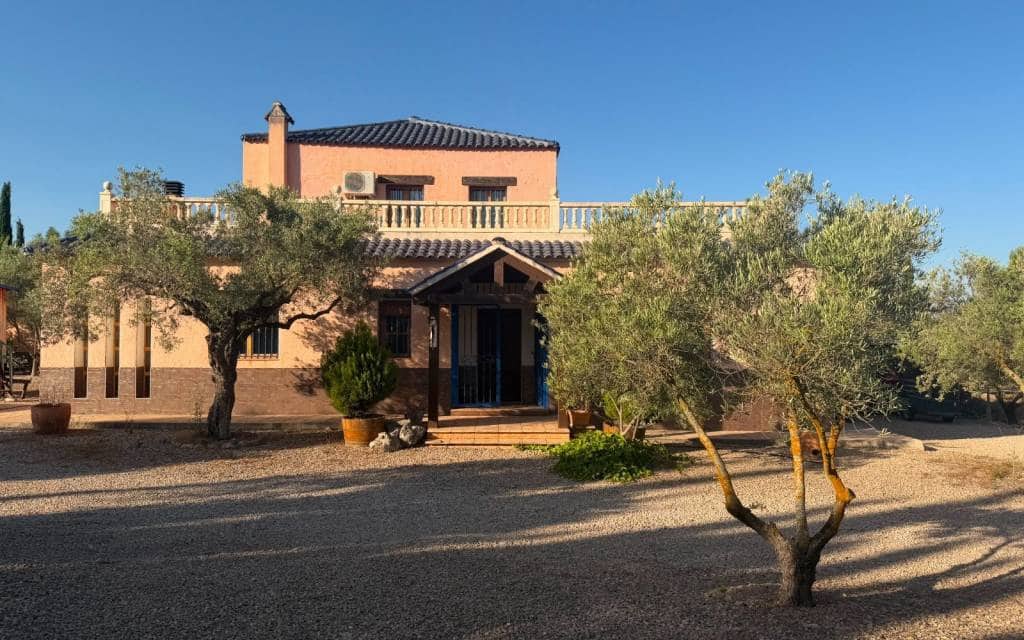 6 slaapkamer Villa te koop in Salinas met zwembad garage - € 595.000 (Ref: 10182088)
