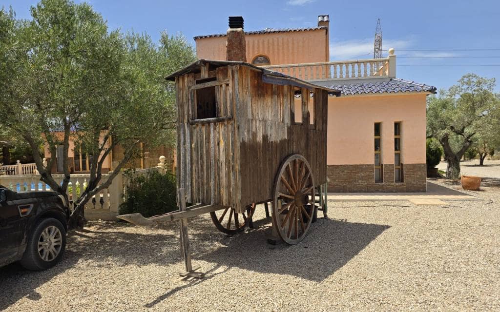 6 slaapkamer Villa te koop in Salinas met zwembad garage - € 595.000 (Ref: 10182088)