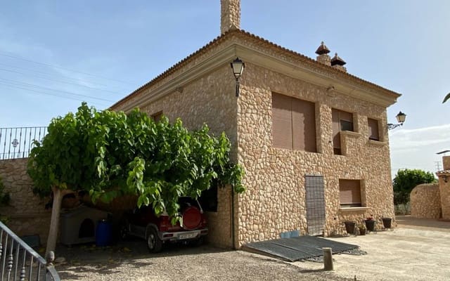 5 bedroom Villa for sale in Villena with pool garage - € 450,000 (Ref: 6919990)