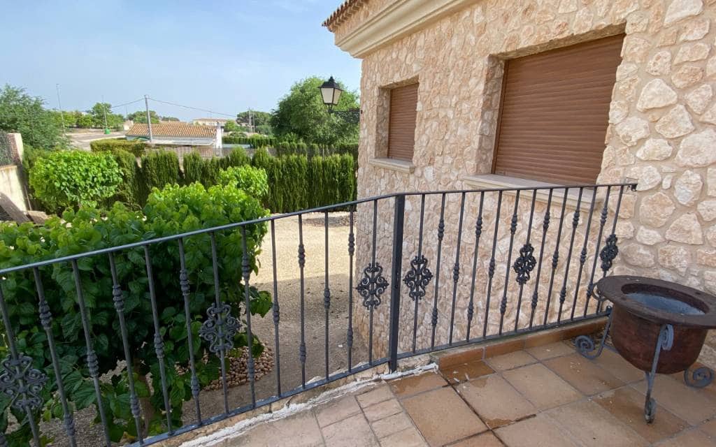 5 bedroom Villa for sale in Villena with pool garage - € 450,000 (Ref: 6919990)