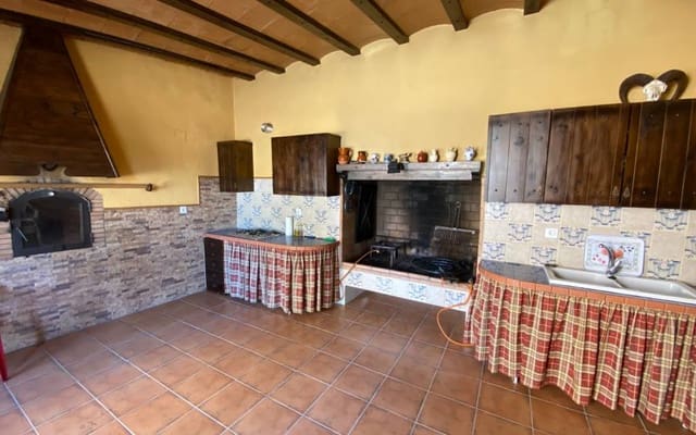 5 bedroom Villa for sale in Villena with pool garage - € 450,000 (Ref: 6919990)