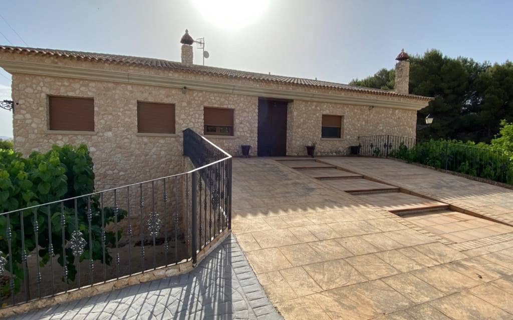 5 bedroom Villa for sale in Villena with pool garage - € 450,000 (Ref: 6919990)