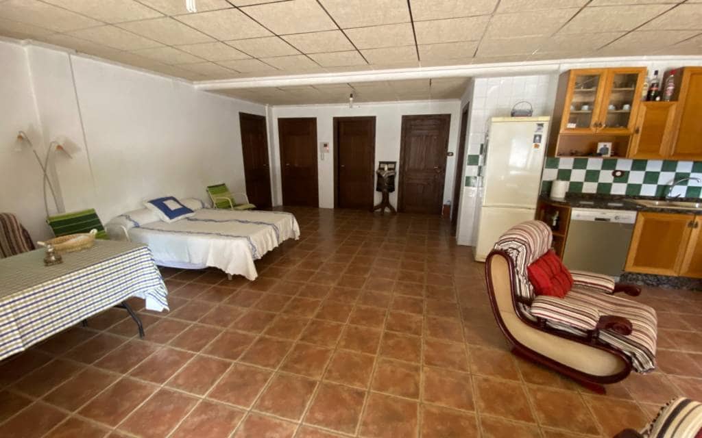 5 bedroom Villa for sale in Villena with pool garage - € 450,000 (Ref: 6919990)